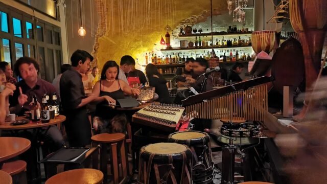 bar