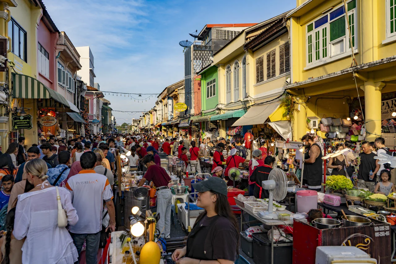 Lard Yai Market